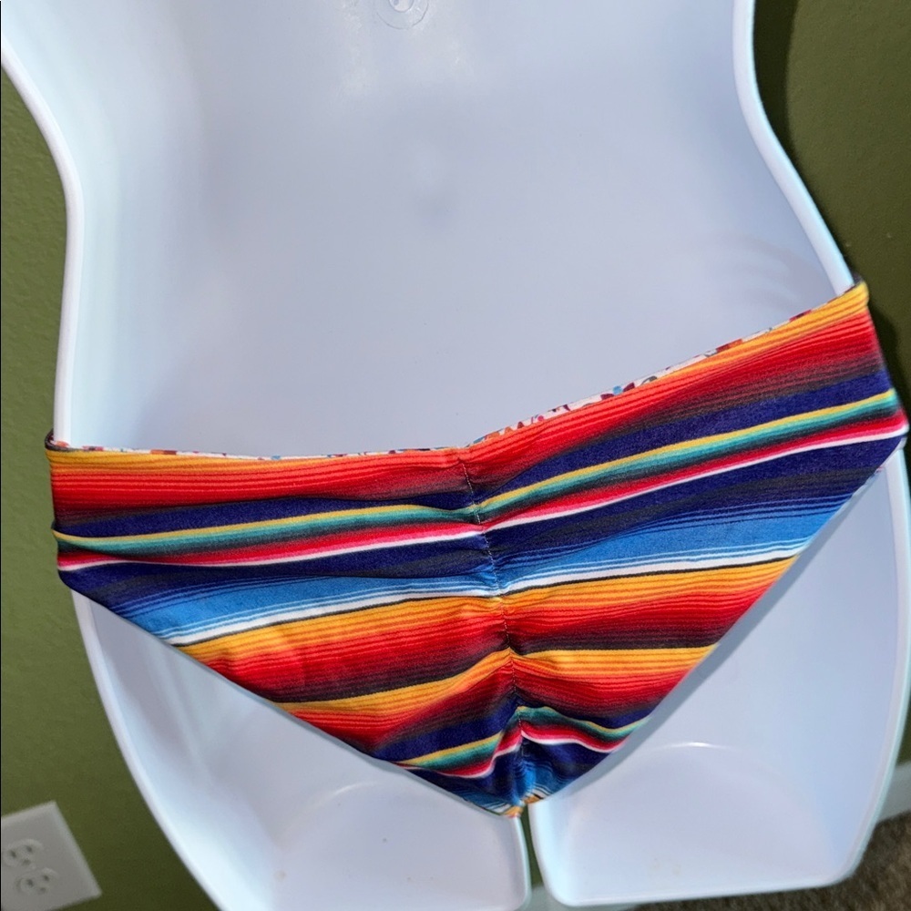 REVERSIBLE Women's Bikini Set - Picture 6 of 8